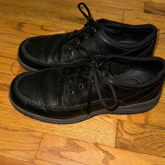 Clark’s Men’s dress shoes- black 10.5 M.  Leather upper only worn a few times. - Picture 3 of 8